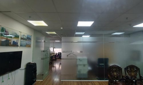Tòa văn nhà văn phòng 12 tầng, mặt tiền rộng, vỉa hè rộng, cho thuê 200 triệu/tháng; DT160m2; 12T; MT10m